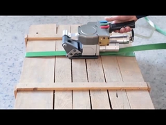 Пневматический инструмент для застегивания пластмассы